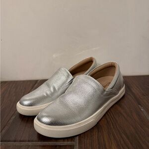 Blondo Giavana Silver Waterproof Shoes